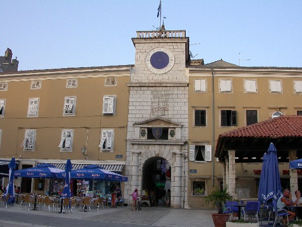 Torre dell'orologio a Cherso.