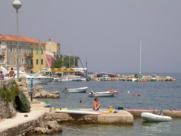 Il porticciolo di Valun.