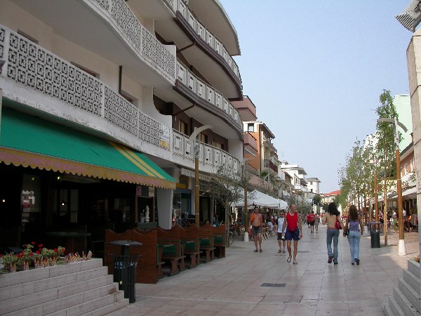 Lignano Sabbiadoro: vie del centro.