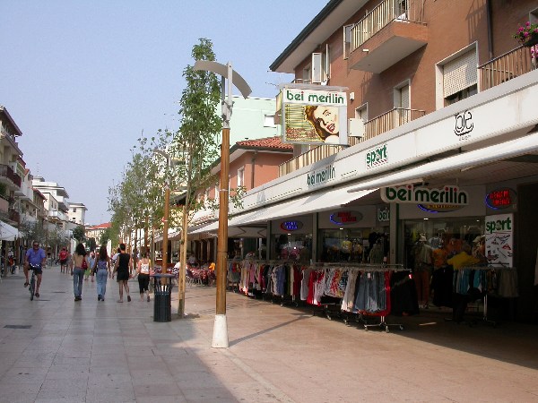 Lignano Sabbiadoro: vie del centro.