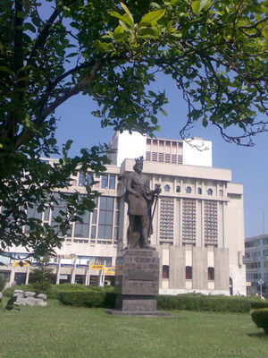 Pitesti, teatro drammatico (inviata da Marilena)