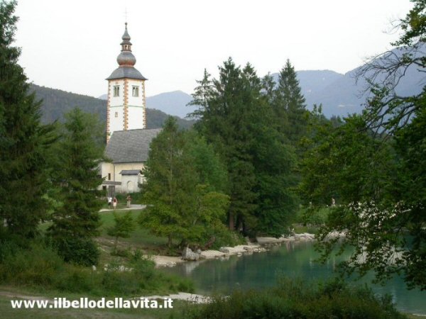 La chiesa di Ridgev Laz.