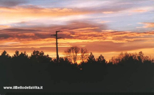 Un tramonto da Basovizza sul Carso triestino.