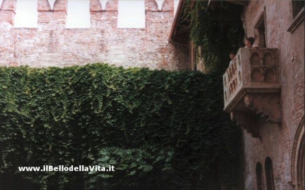 Il famoso balcone di Giulietta e Romeo.